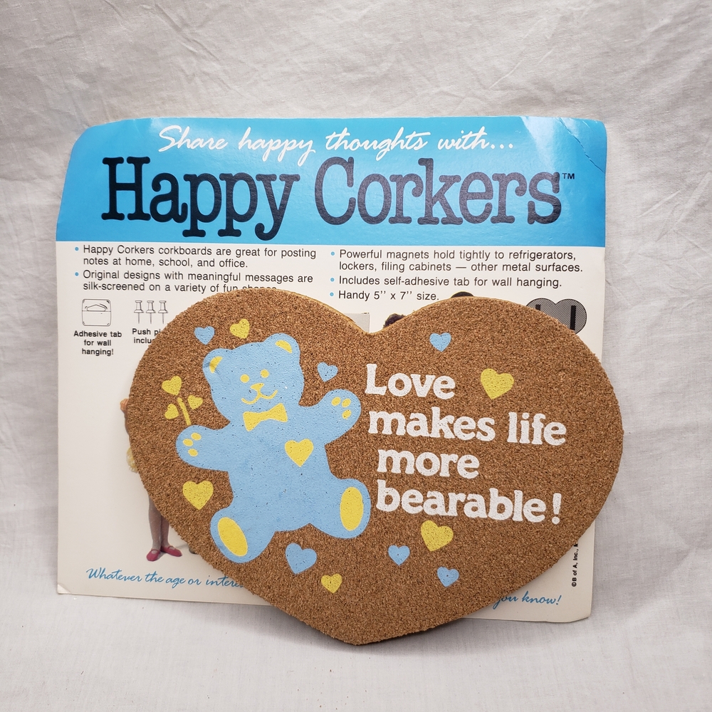 Vintage Heart-Shaped Mini Cork Board Magnet with Bear Design